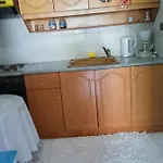 Апартаменты Studio Flat - Sleeps 4 & Private Garden