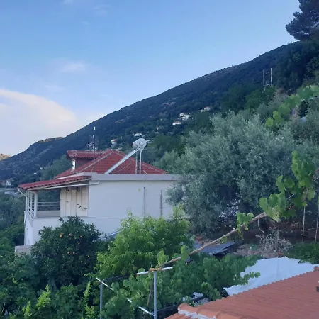 Studio Flat - Sleeps 4 & Private Garden Appartement Nivice (Vlore)