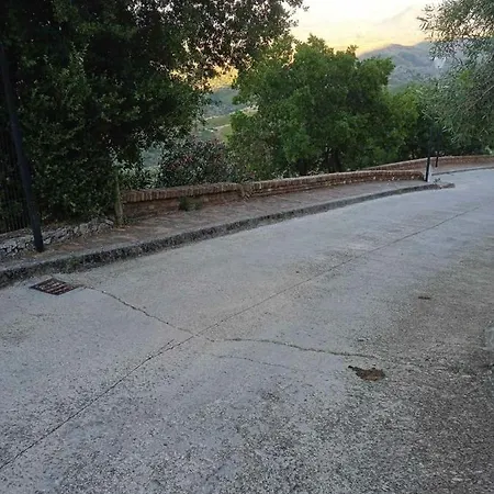 Studio Flat - Sleeps 4 & Private Garden Appartement Nivice (Vlore)