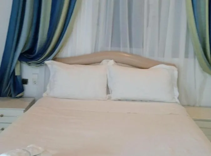 Studio Flat - Sleeps 4 & Private Garden * Nivice (Vlore)