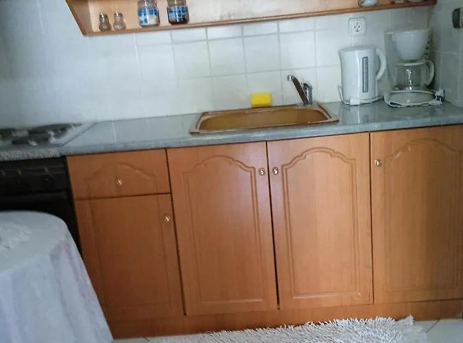 Apartament Studio Flat - Sleeps 4 & Private Garden